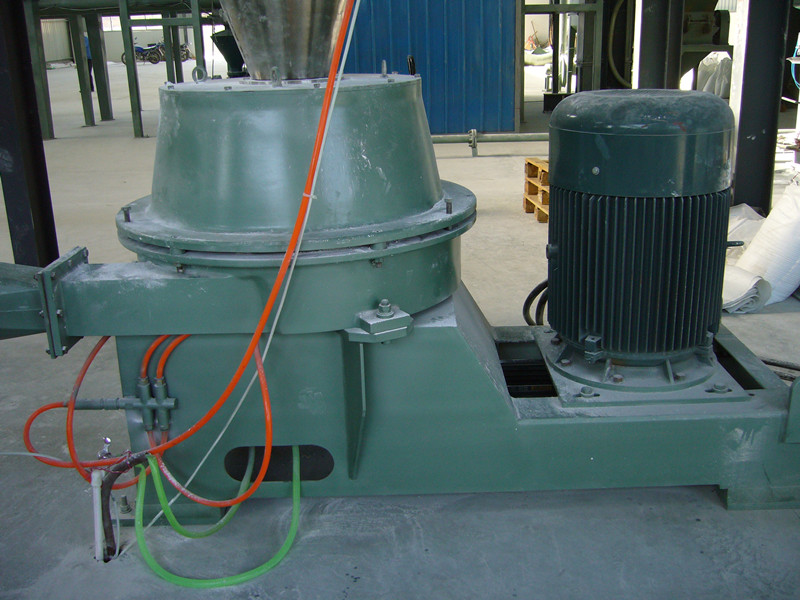 廣東某公司沉淀法白炭黑旋風磨改性機