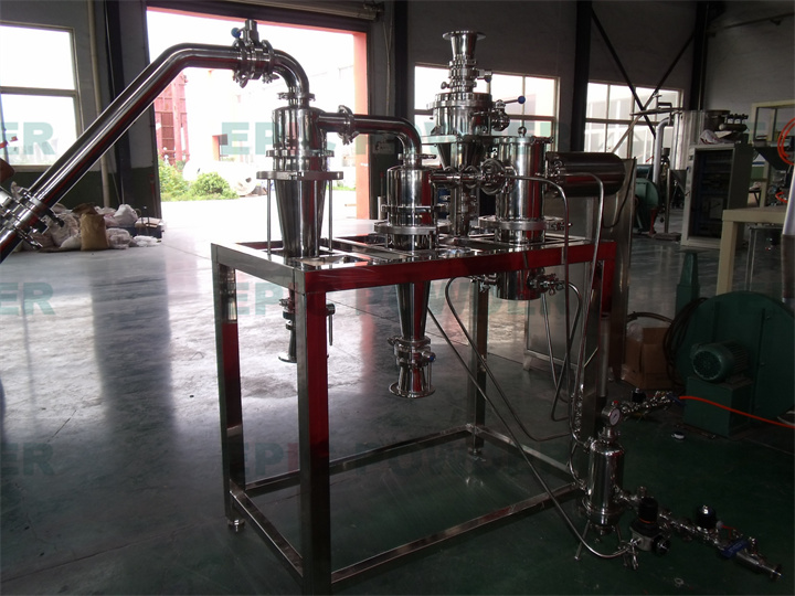 大型對撞式氣流粉碎機(jī)